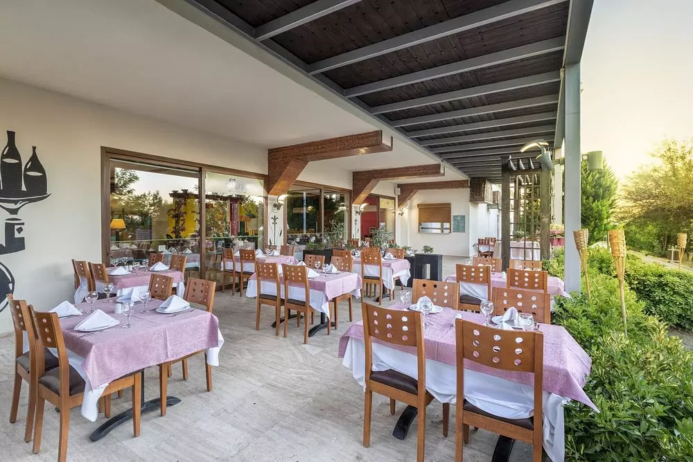 رستوران اسیایی سرباز هتل سی لایت ریزورت